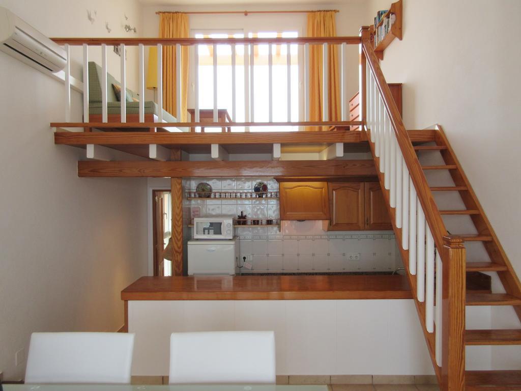 Astbury Apartments Ses Basses Es Calo  Ngoại thất bức ảnh